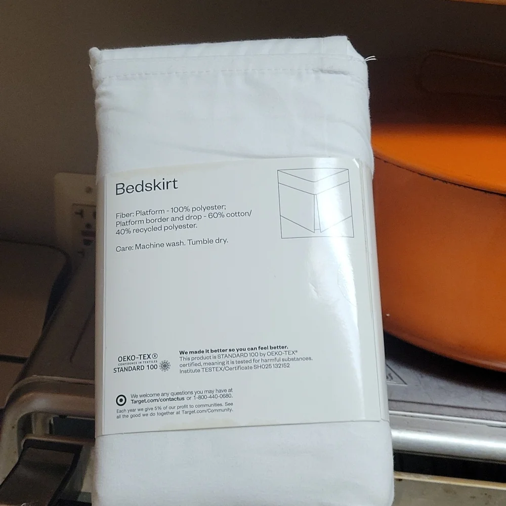 Bedskirt,King,New,White,in fabric bag..NWT